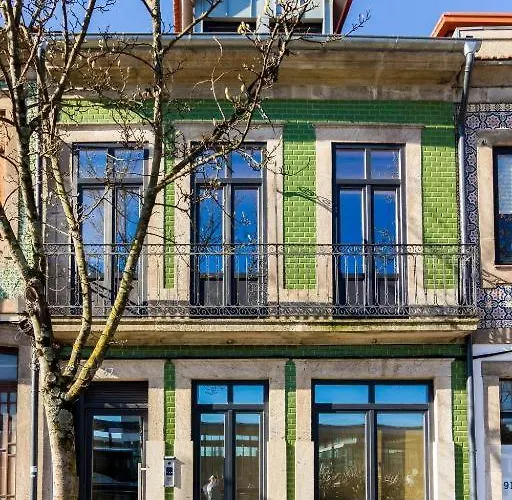 Modern - Campanha Train Station *