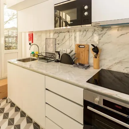 Modern - Campanha Train Station Apartment *