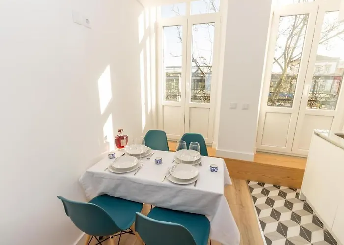 Modern - Campanha Train Station 포르투